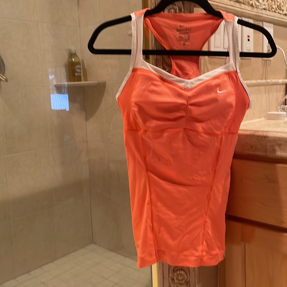 Nike - Dri fit athletic wear